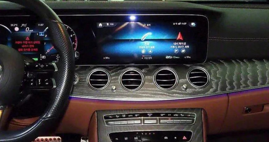 Mercedes-Benz E-Class 