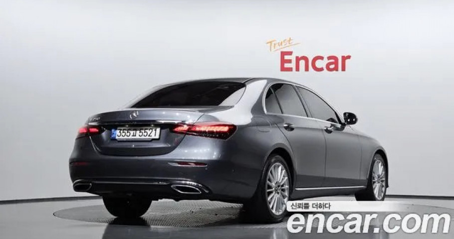 Mercedes-Benz E-Class 