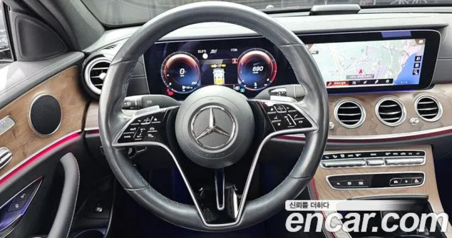Mercedes-Benz E-Class 
