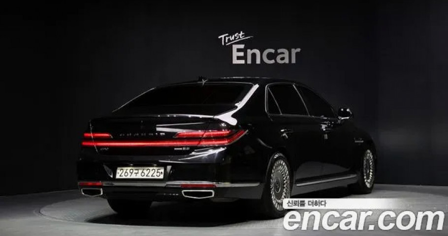 Genesis G90 