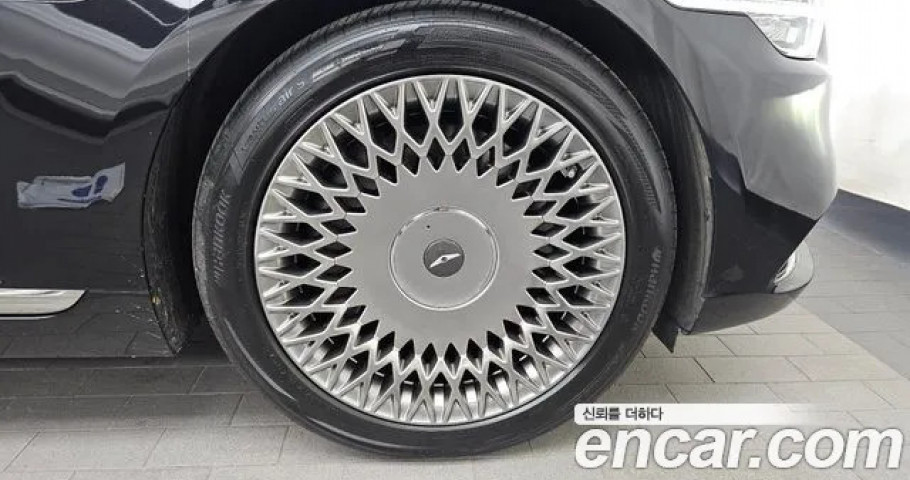 Genesis G90 