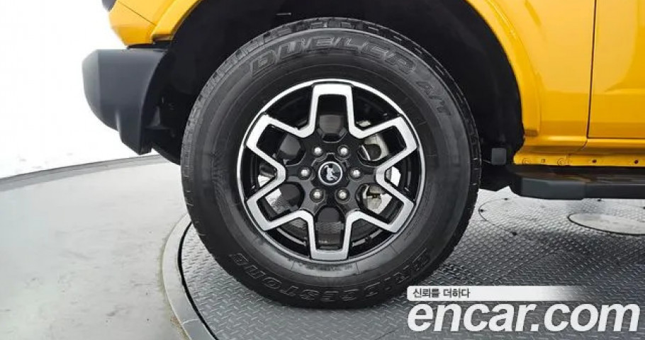 Ford Bronco 