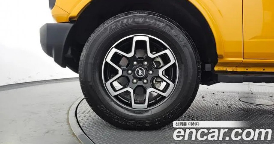 Ford Bronco 