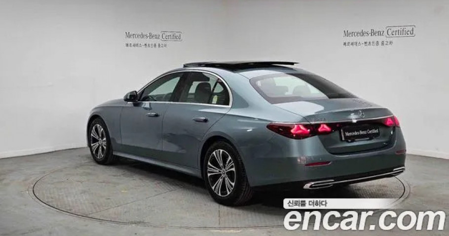 Mercedes-Benz E-Class 