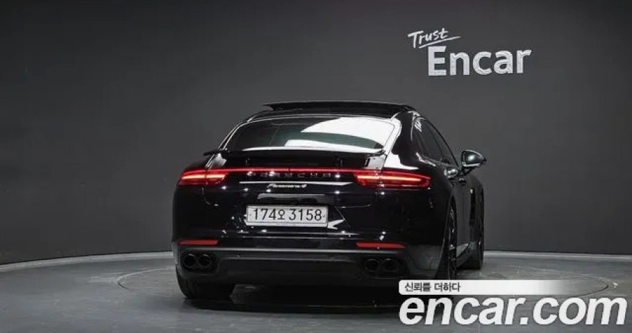 Porsche Panamera 