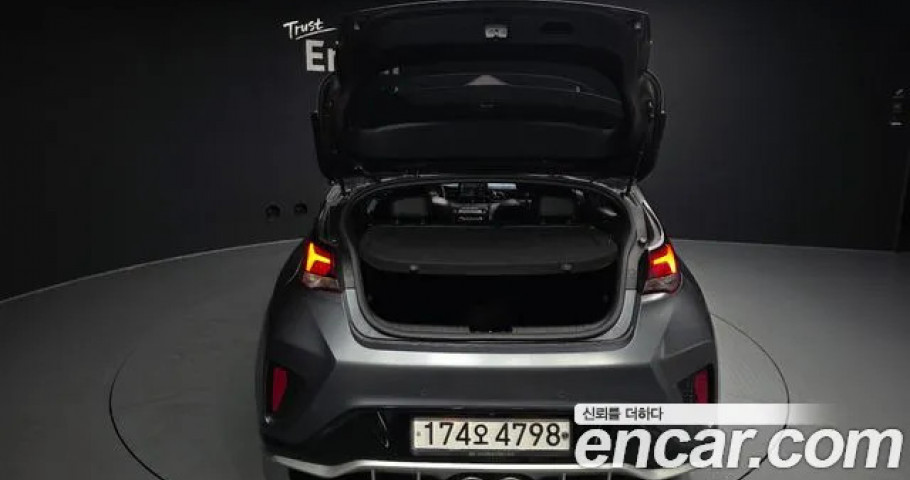Hyundai Veloster 