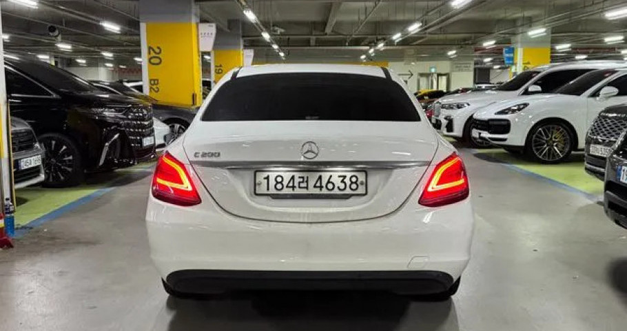 Mercedes-Benz C-Class 