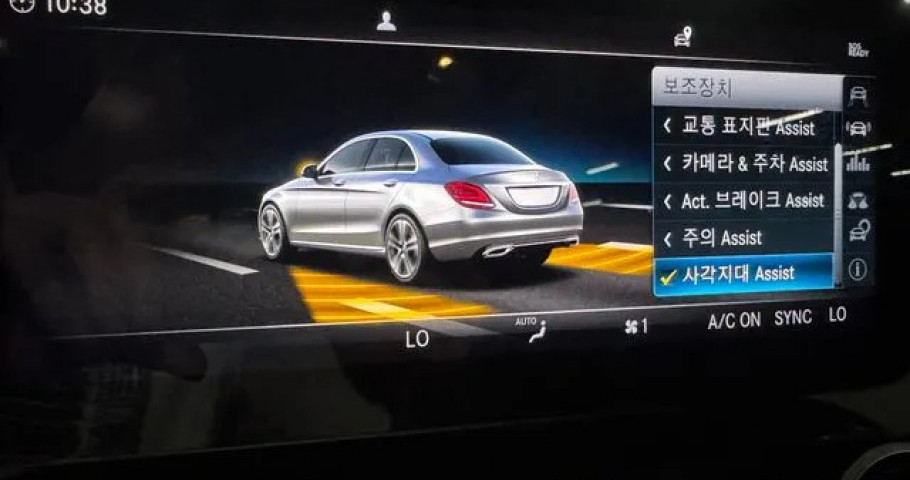 Mercedes-Benz C-Class 