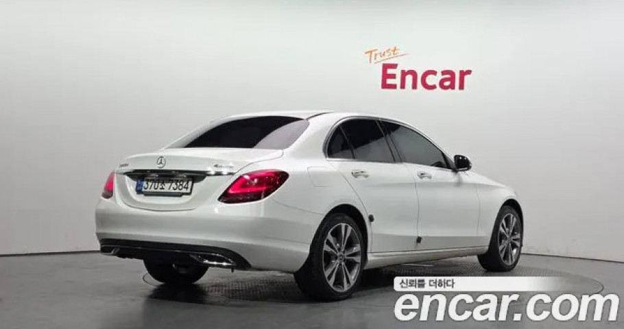 Mercedes-Benz C-Class 