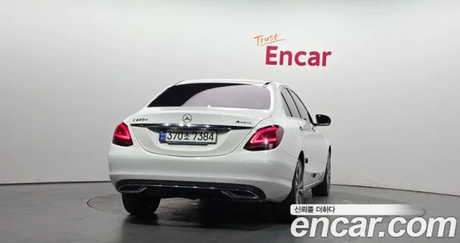 Mercedes-Benz C-Class 