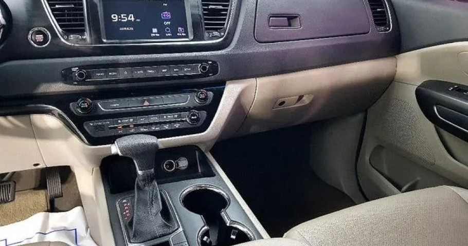 Kia Carnival 