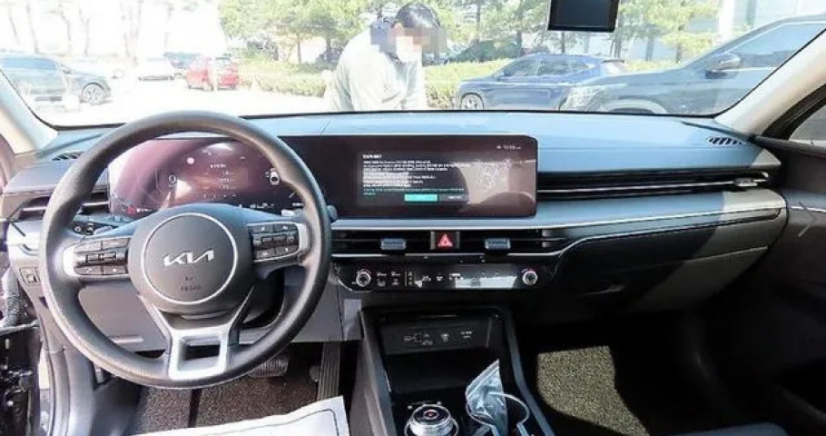 Kia K5 
