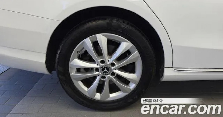 Mercedes-Benz C-Class 