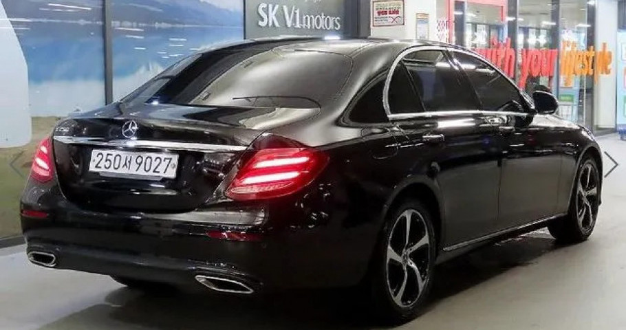 Mercedes-Benz E-Class 