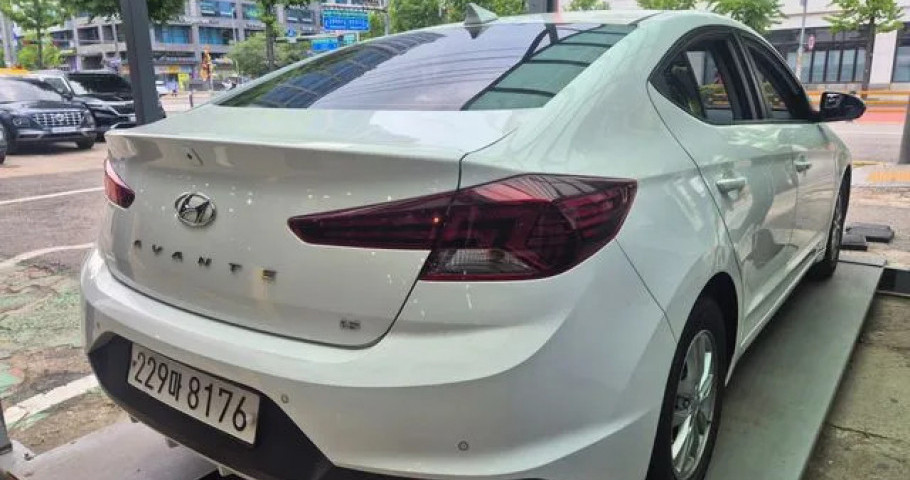 Hyundai Avante (Elantra) 