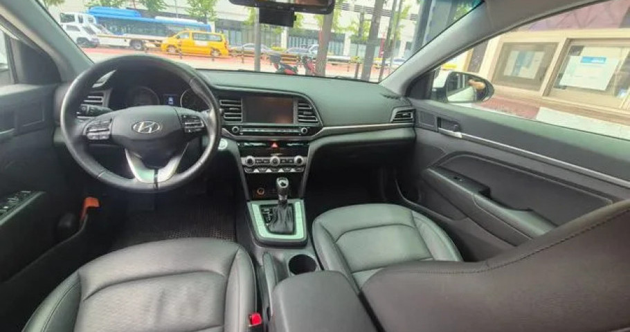Hyundai Avante (Elantra) 