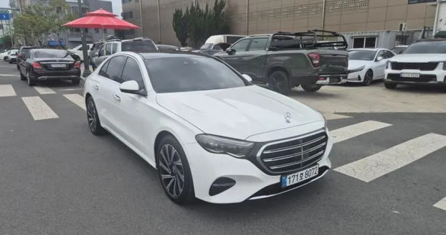 Mercedes-Benz E-Class 