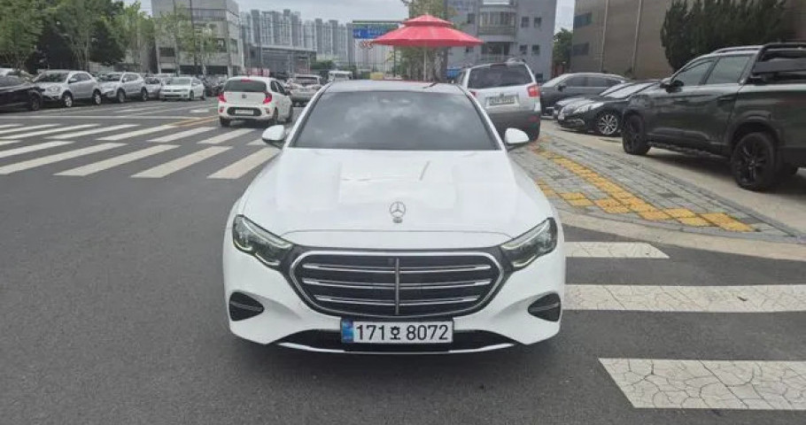 Mercedes-Benz E-Class 