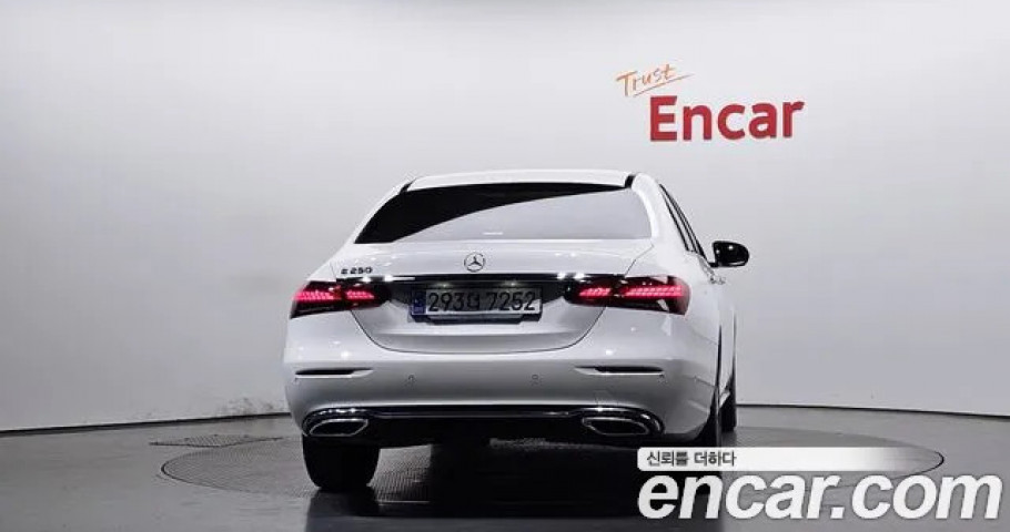 Mercedes-Benz E-Class 