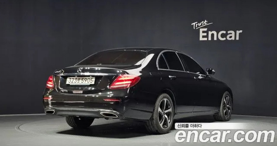 Mercedes-Benz E-Class 