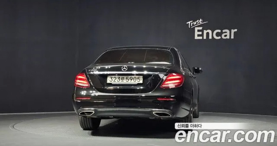 Mercedes-Benz E-Class 