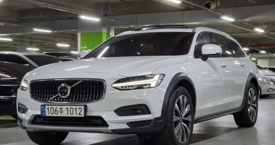 Volvo V90 
