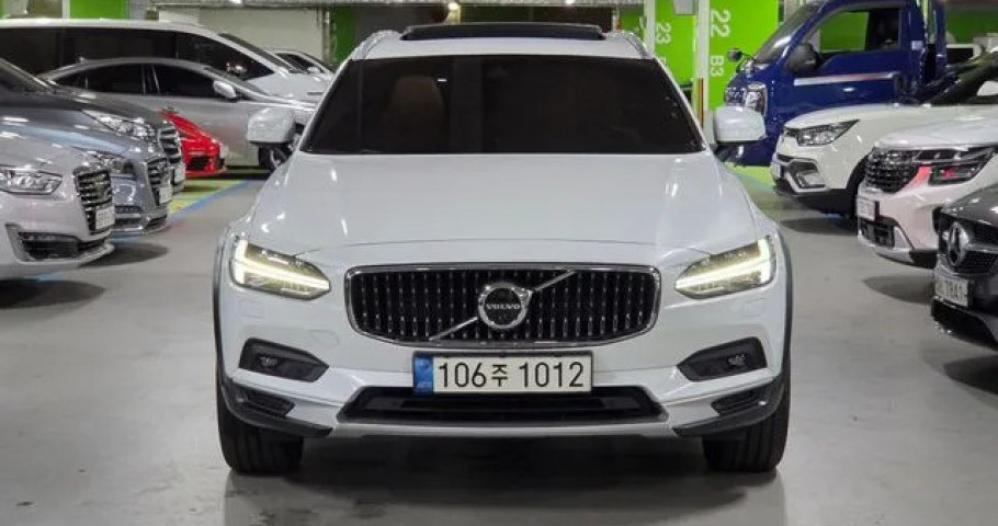 Volvo V90 