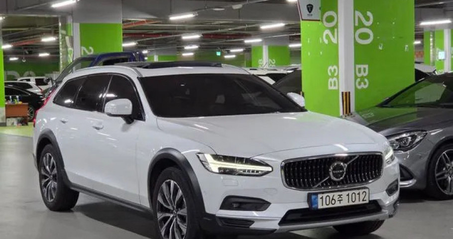 Volvo V90 