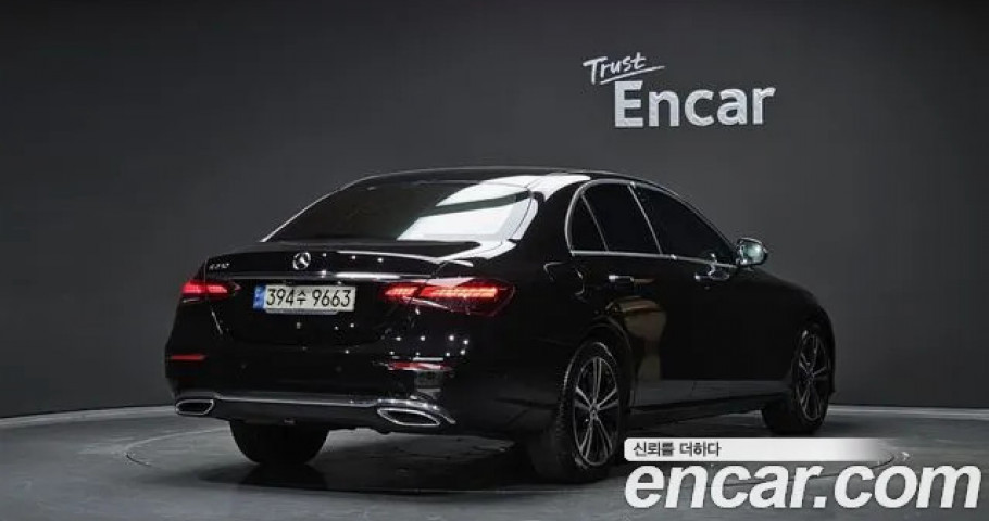 Mercedes-Benz E-Class 