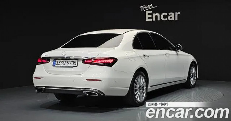 Mercedes-Benz E-Class 