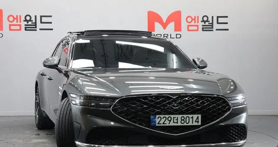 Genesis G90 