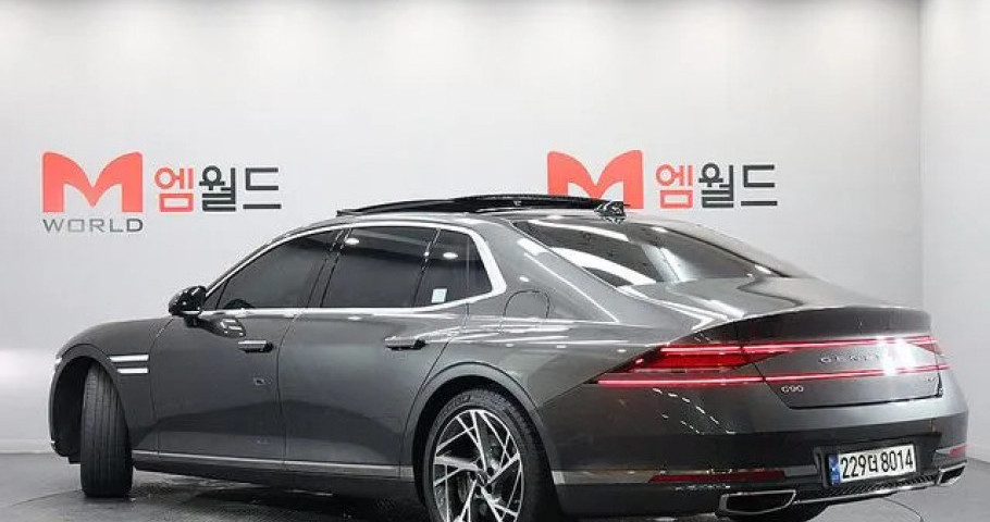 Genesis G90 
