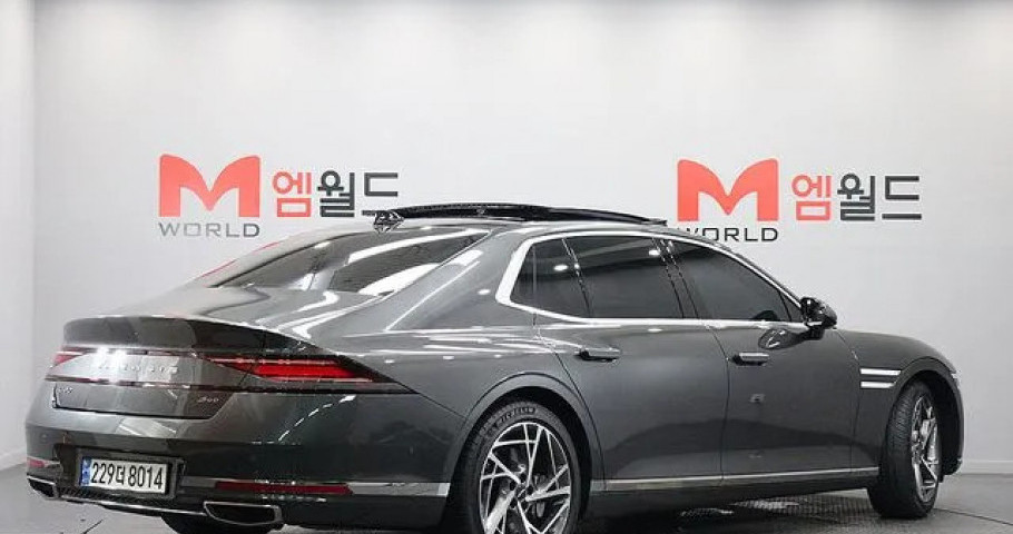 Genesis G90 