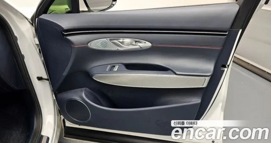 Genesis Gv70 