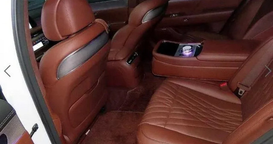 Genesis G90 