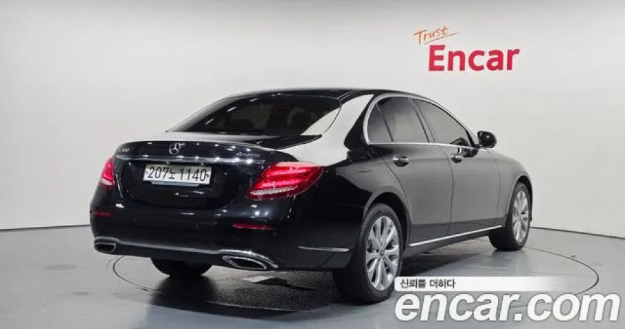 Mercedes-Benz E-Class 