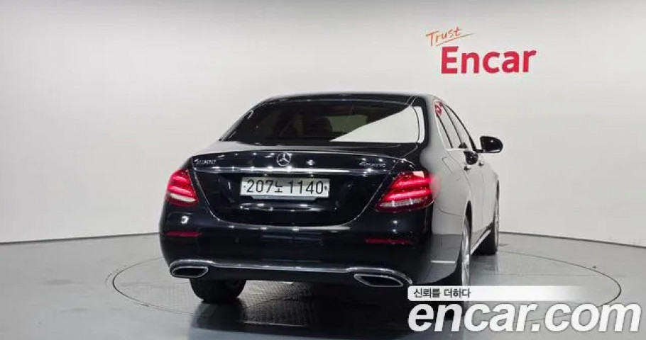 Mercedes-Benz E-Class 