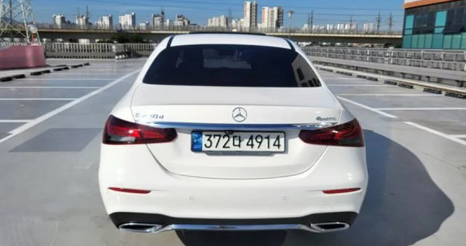 Mercedes-Benz E-Class 