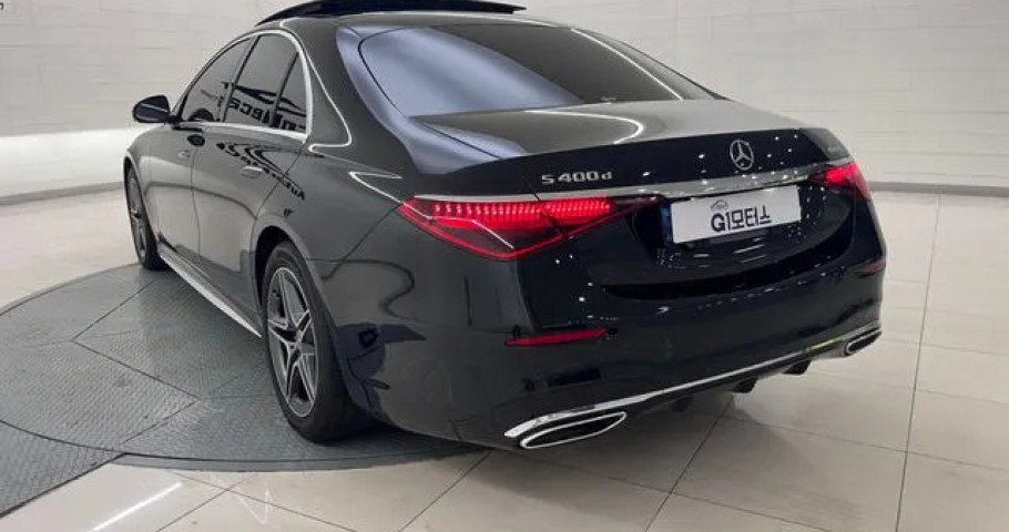 Mercedes-Benz S-Class 