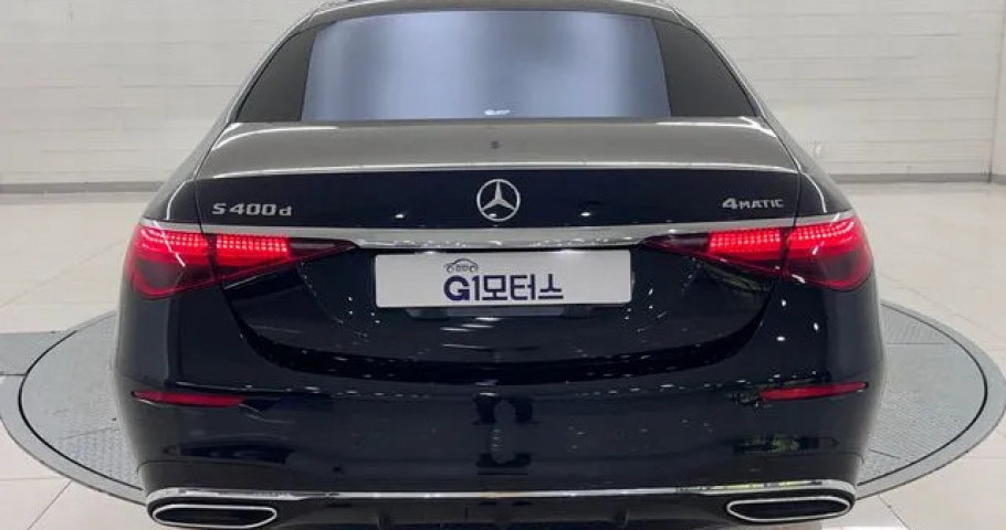 Mercedes-Benz S-Class 
