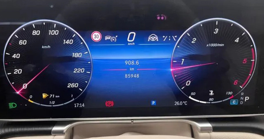 Mercedes-Benz S-Class 