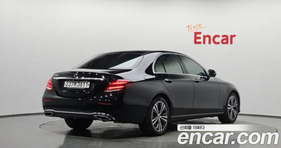 Mercedes-Benz E-Class 