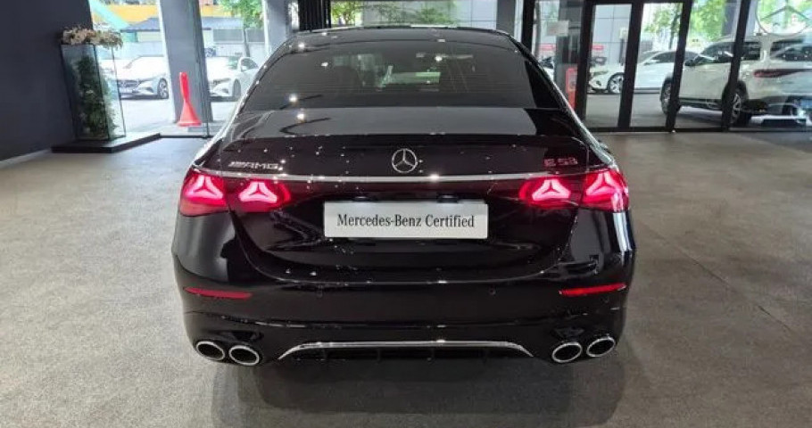 Mercedes-Benz E-Class 