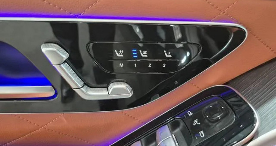 Mercedes-Benz S-Class 