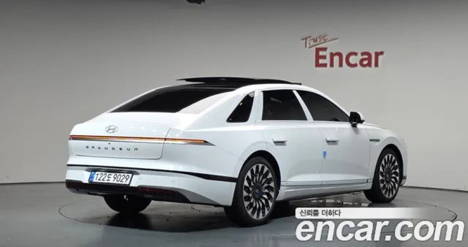 Hyundai Grandeur 