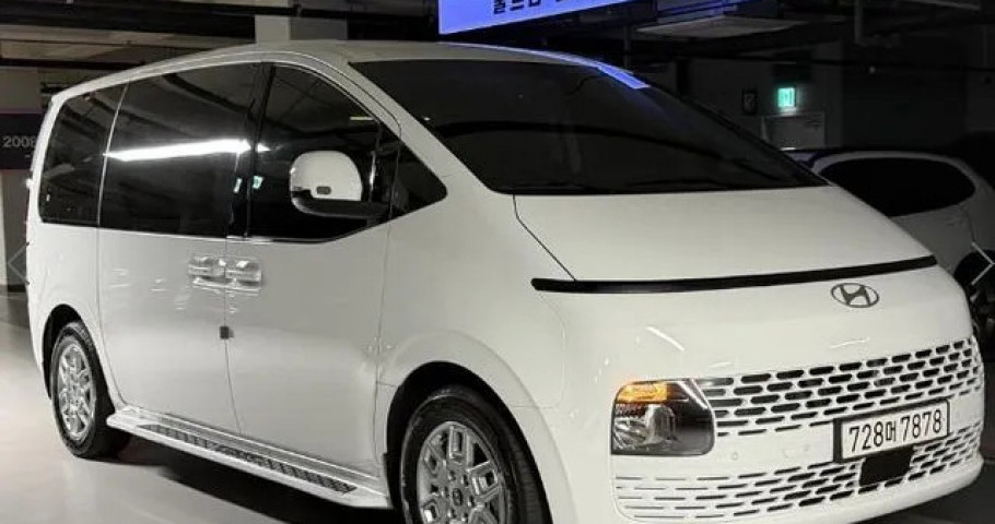 Hyundai Staria 