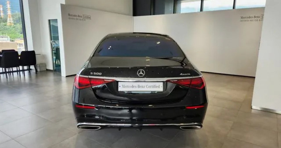 Mercedes-Benz S-Class 