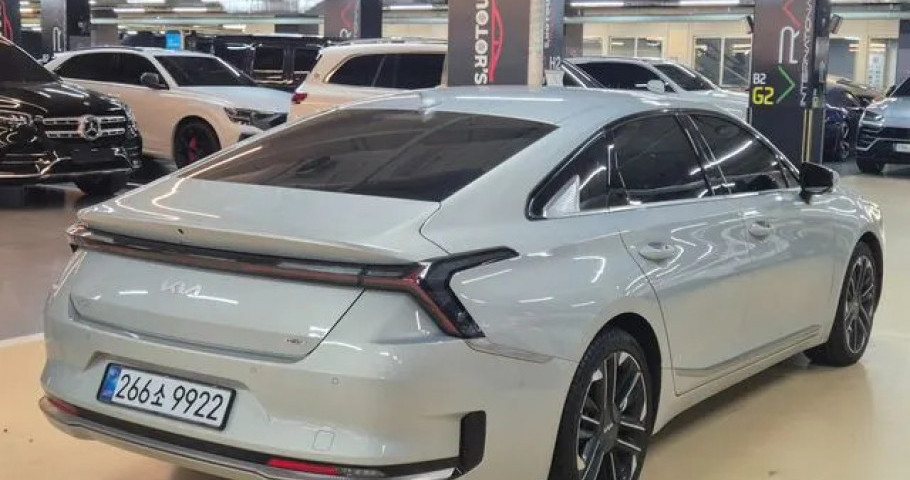 Kia K8 