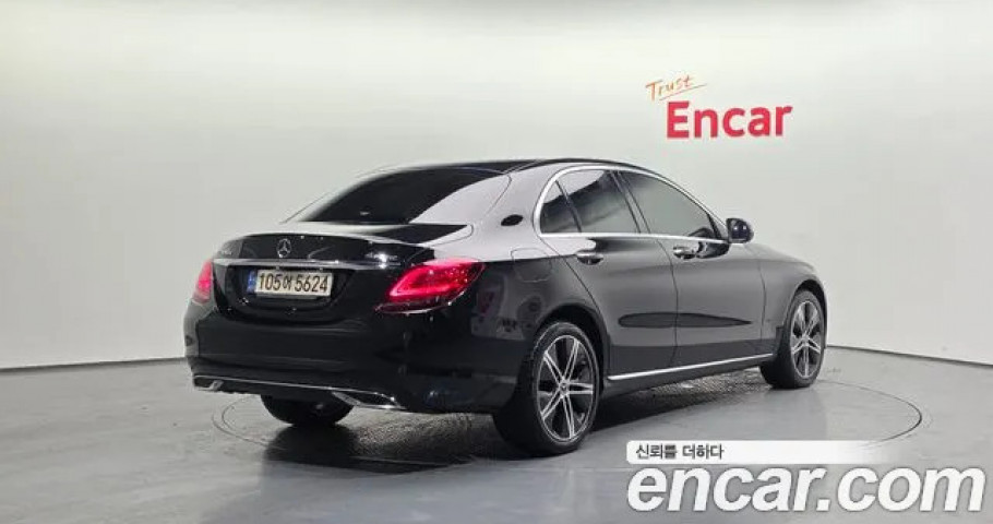 Mercedes-Benz C-Class 