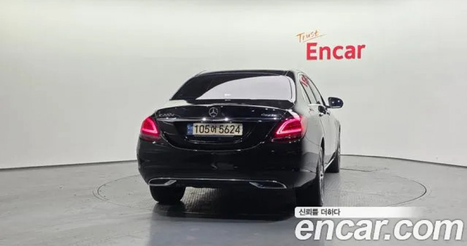 Mercedes-Benz C-Class 